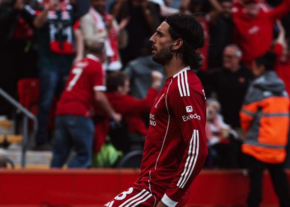 الدوري الإنجليزي.. سوبوسلاي يتقدم لليفربول بهدف في مرمى أرسنال