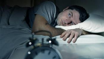 أخصائية نفسية تحذر .. تجنب هذه العادات قبل النوم .. !