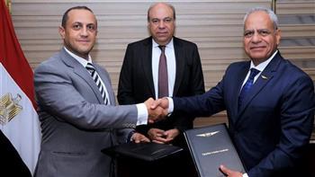 وزير الطيران يشهد توقيع بروتوكول تعاون بين "القابضة للمطارات" وأكاديمية العلوم