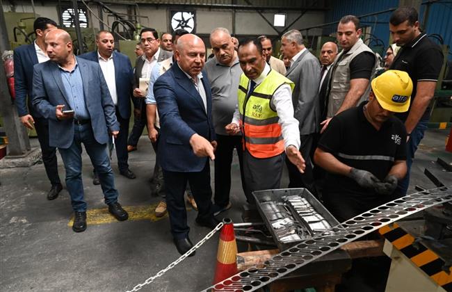 وزير الصناعة والنقل يتفقد موقع مجمع مرغم 3 الجاري إنشاؤه بالإسكندرية