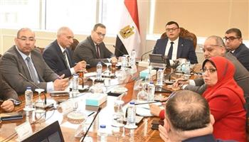 وزير الإسكان يتابع آليات طرح الأراضي والفرص الاستثمارية بالمدن الجديدة