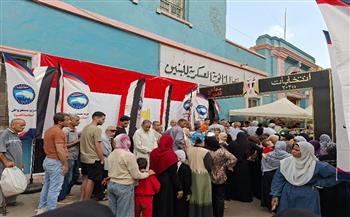 وسط إجراءات تأمينية مكثفة وأغانٍ وطنية.. اللجان تفتح أبوابها للمواطنين للإدلاء بأصواتهم في انتخابات "الشيوخ"