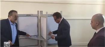 وزير الصحة يدلي بصوته في انتخابات مجلس الشيوخ 2025
