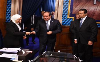شاهد.. لحظة إدلاء الرئيس السيسي بصوته في انتخابات مجلس الشيوخ 2025