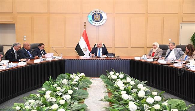كامل الوزير يبحث مع كبار الصناعيين توطين صناعة صاج السيارات في مصر