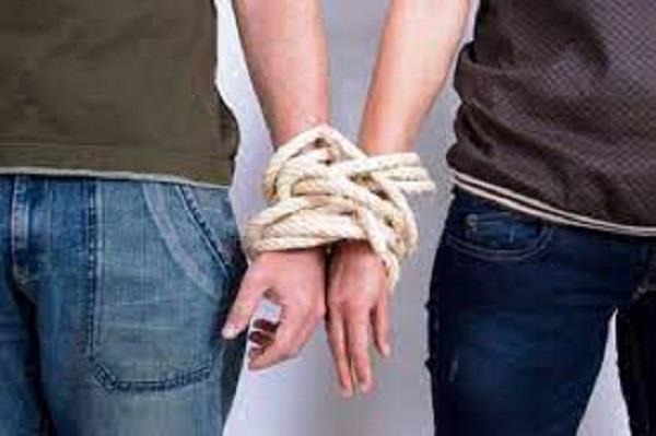 7 علامات تكشف تعلق شريكك المرضي بك