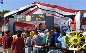 إقبال كثيف على مراكز الاقتراع بالغردقة في انتخابات مجلس الشيوخ 2025