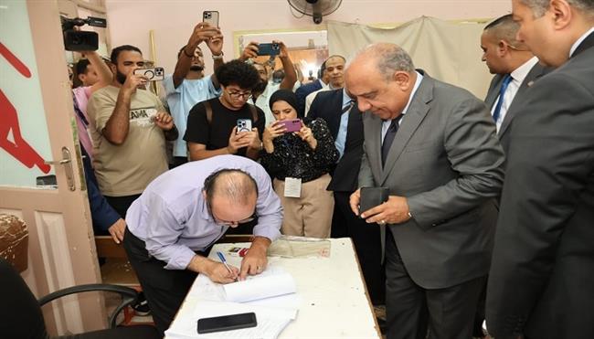 «عصمت»: تأمين التغذية الكهربائية بجميع لجان انتخابات الشيوخ وغرفة عمليات على مدار الساعة  
