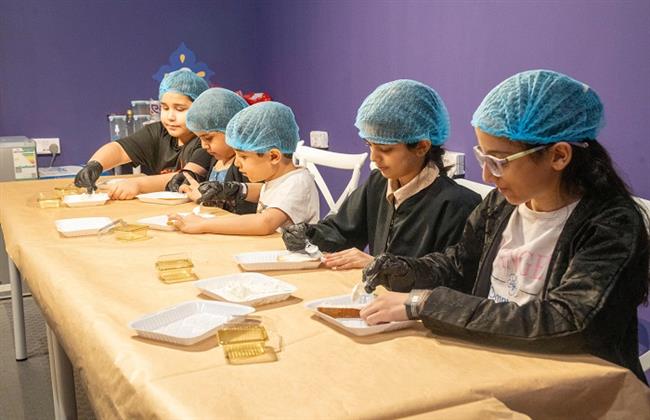 «مطبخ الطاهي» يجذب الأطفال في معرض كتاب المدينة 2025