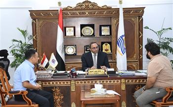 محافظ قنا يبحث مع وفد صيني فرص الاستثمار في مجالات الإنتاج الداجني والحيواني