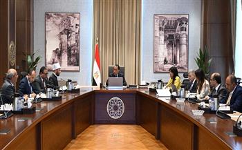 رئيس الوزراء يتابع مع وزير الأوقاف جهود إدارة أصول وأملاك الوقف