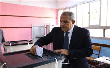 طاهر أبوزيد يدلي بصوته في انتخابات مجلس الشيوخ 2025