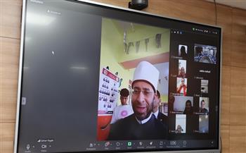 وزير الأوقاف يلتقى بالمتابعين المحليين للمجلس القومي للمرأة خلال الإدلاء بصوته بانتخابات الشيوخ