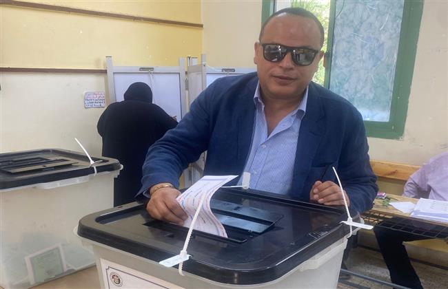 تامر عبدالمنعم يدلي بصوته في انتخابات مجلس الشيوخ 