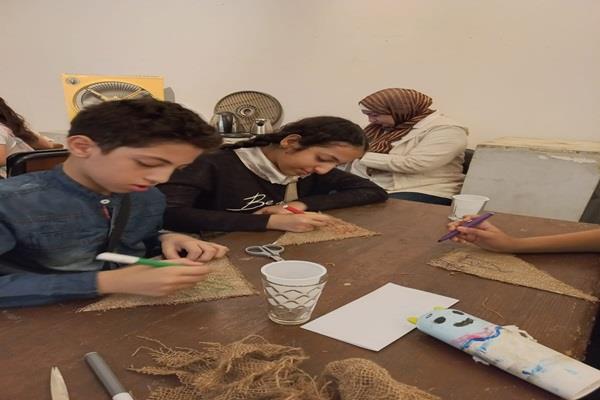 ورشة "مشغولات شعبية بالخيش والخيوط" بمتحف عفت ناجي وسعد الخادم بمشاركة 25 طفلًا