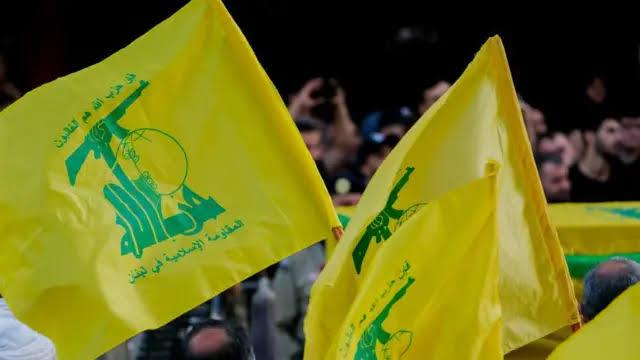 «لبنان على حافة الانفجار».. سلاح حزب الله ينذر بأزمة داخلية