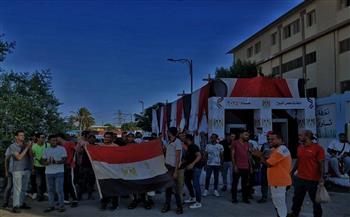 تزايد في أعداد الشباب المتوجهين للجان الانتخابية قبل نهاية فترة التصويت 