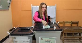 "رئيس البريد" تُدلي بصوتها في.. انتخابات "مجلس الشيوخ" 2025