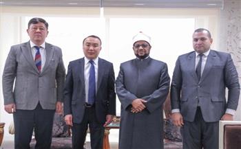 أمين "البحوث الإسلامية" يبحث مع سفير كازاخستان تعزيز التعاون العِلمي والثقافي