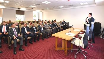 مساعد وزير الإسكان يستعرض أمام سفراء مصر الجدد جهود التنمية العمرانية 