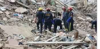 إصابة شخصين واستمرار البحث عن طفل مفقود أسفل عقار البراجيل المنهار