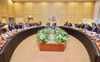 اجتماع جمعية قناة السويس للموانئ برئاسة كامل الوزير لمراجعة مشروعات 2024