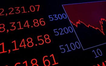 الأسواق الآسيوية تغلق على ارتفاع رغم تهديد ترامب بفرض رسوم 100% على واردات الرقائق