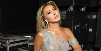 نوال الزغبي بفستان فضي لامع في أحدث ظهور