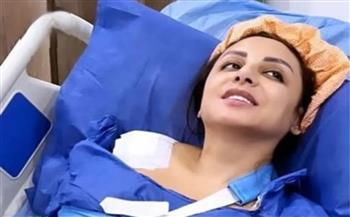 نبيلة عبيد تطمئن على أنغام بعد خضوعها لعملية جراحية دقيقة