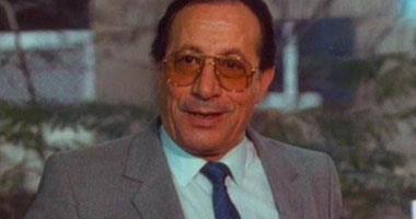 في ذكرى ميلاده.. أبو بكر عزت الفنان الشامل الذي انطلق من المسرح إلى النجومية