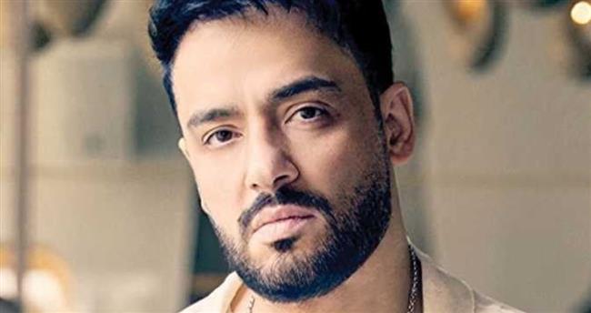 بعد الوعكة الصحية.. رسالة رامي جمال إلى محمد منير ومصير حفلهما في العلمين