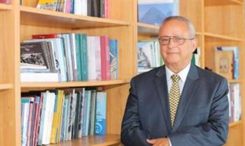 د. أحمد زايد: الشهرة السهلة لا تصنع مثقفًا حقيقيًا.. وعلى الشباب إدراك أن المجد طريقه صعب