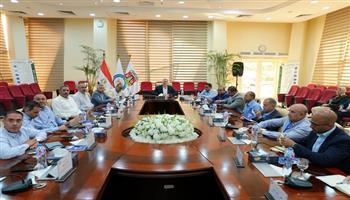  وزير البترول يتابع توسعات ميناء الحمراء البترولى بالعلمين 