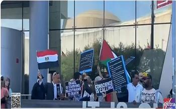 "إكسترا نيوز" تذيع مقطعًا مصورًا لوقفة تضامنية في نيويورك دعمًا للموقف المصري تجاه غزة