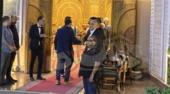 إدوارد ومجدى بدر أوائل الحضور فى عزاء الفنان سيد صادق 