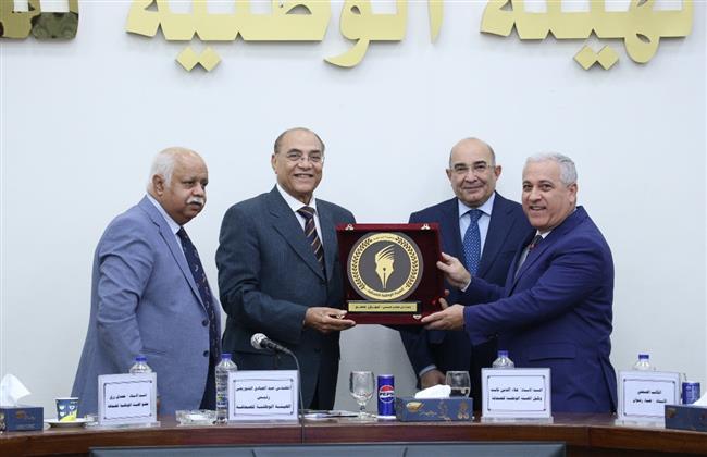 رئيس «الوطنية للصحافة»: لم يتم بيع أى أصل من أصول المؤسسات القومية لتوفير رواتب العاملين
