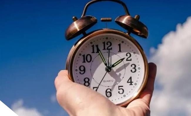 موعد التوقيت الشتوي 2025.. استعد لتغيير الساعة