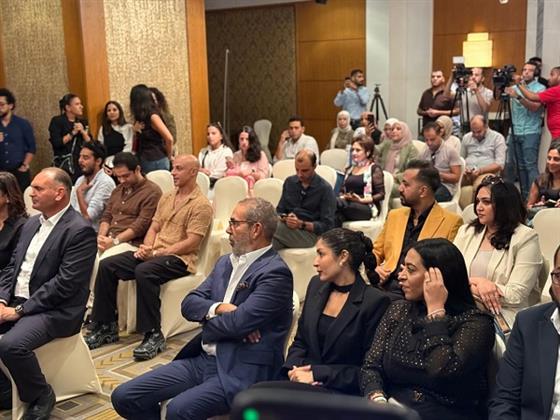 مدحت العدل يعلن موعد عرض مسرحية "أم كلثوم.. دايبين في صوت الست"