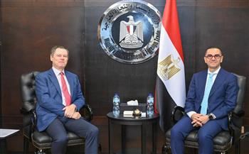 وزير الاستثمار يبحث مع السفير الإسباني سبل تعزيز العلاقات الاقتصادية بين البلدين