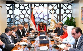 منال عوض تجتمع مع محافظ جنوب سيناء للاطلاع على آخر مستجدات تنفيذ مشروعات التطوير البيئي