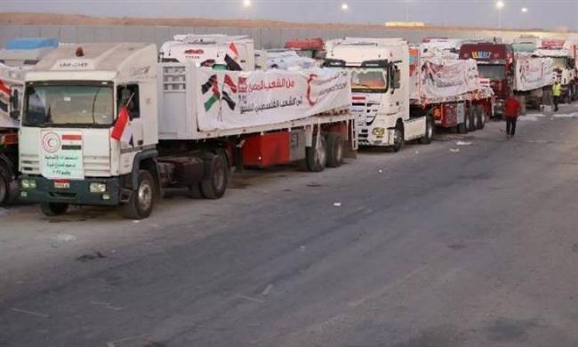 انطلاق قافلة المساعدات الإنسانية الـ 34 إلى الفلسطينيين بقطاع غزة