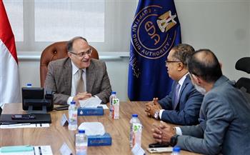 رئيس هيئة الدواء يعقد اجتماعًا مع شركة "بيوجينيرك" لتعزيز التعاون والاستثمار الدوائي