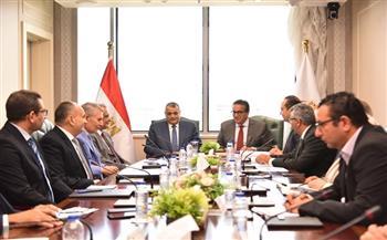 تعزيز التعاون بين وزارتي الصحة والإنتاج الحربي لتطوير المنظومة الصحية