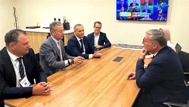 وزير البترول يبحث تعزيز التعاون مع الشركات العالمية في مجالى الإنتاج والبنية التحتية للغاز الطبيعى