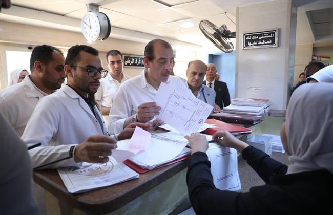 نائب وزير الصحة يتفقد مستشفى الخارجة التخصصي وصدر الخارجة لتعزيز الخدمات الصحية