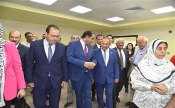 محافظ بورسعيد ورئيس الجامعة يفتتحان التشغيل التجريبي للمستشفى ويعلنان بدء تشغيل 10 أسرة رعاية مركزة