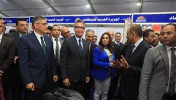 وزيرا التموين والتنمية المحلية ومحافظ الجيزة يفتتحون 26 معرضا "أهلاً مدارس"