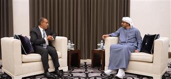 وزير الخارجية يلتقي نظيره الإماراتي في أبوظبي لتعزيز العلاقات الثنائية وبحث القضايا الإقليمية