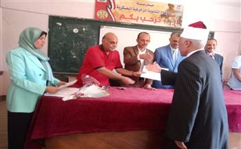 ثقافة سوهاج تختتم أنشطتها الصيفية بمعرض فني وتكريم للمواهب 