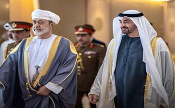رئيس الإمارات وسلطان عمان يؤكدان تضامنهما مع قطر في كل ما تتخذه من إجراءات لحماية أمنها